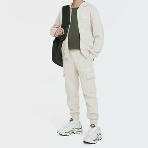 Nike Kids Cargo Jogger 3Brand Size Medium 10-12
Unisex girls boys neutral beige